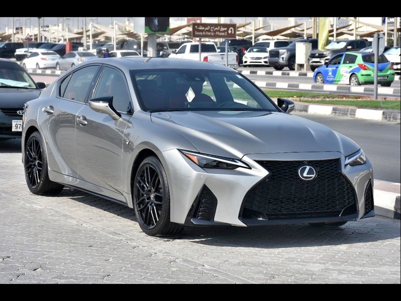 2023 Lexus IS500